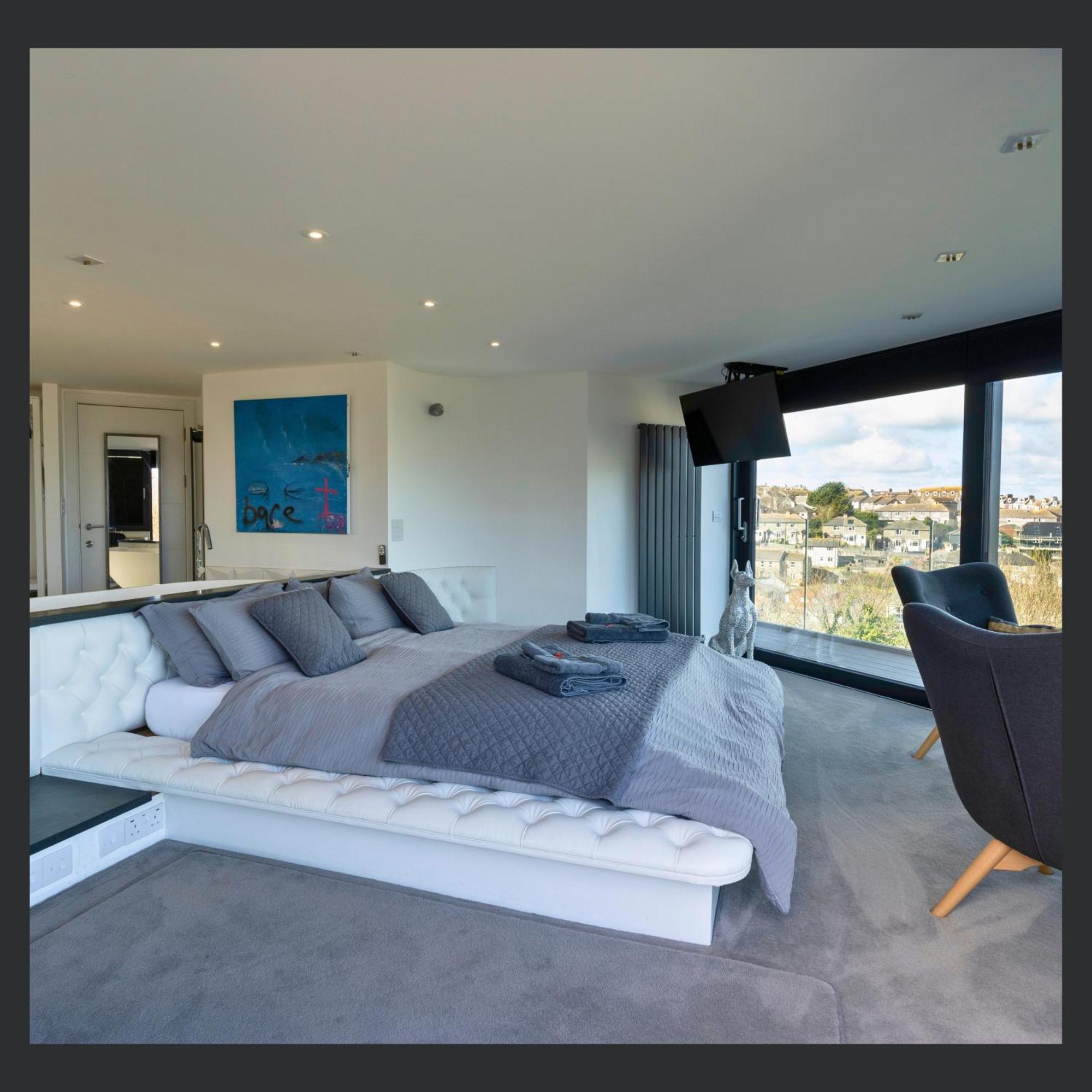 Uno St Ives - Luxury Serviced Accommodation Екстер'єр фото